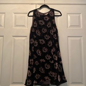 Velvet dress - flown and stylish!